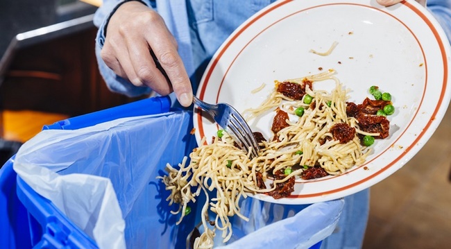 Bồn rửa mặt tho&aacute;t nước chậm