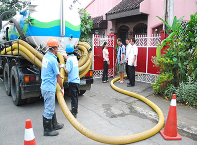Dịch vụ th&ocirc;ng cống nghẹt huyện B&igrave;nh Ch&aacute;nh