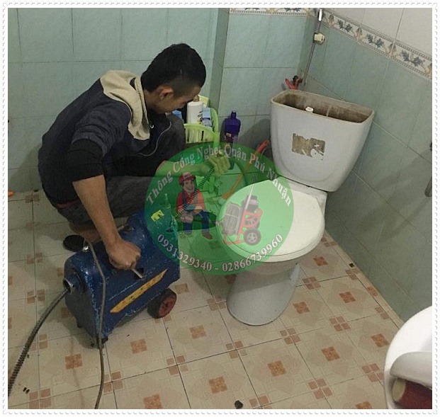 Khắc phục bồn cầu bị nghẹt.