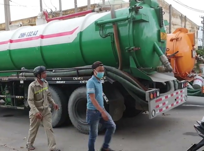 Xe bồn vận chuyển b&ugrave;n vi sinh huyện H&oacute;c M&ocirc;n  gi&aacute; rẻ ở Tp. Hồ Ch&iacute; Minh