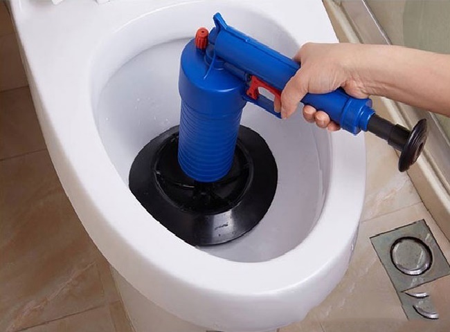Th&ocirc;ng bồn cầu quận 10 c&oacute; m&aacute;y m&oacute;c hiện đại