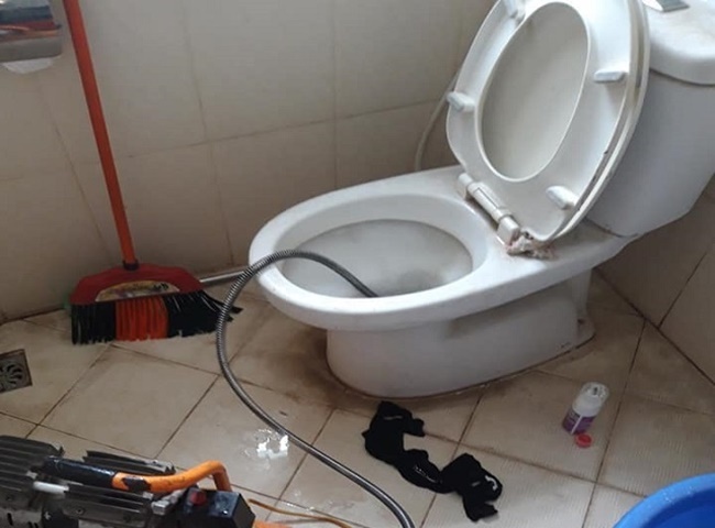 Đơn vị th&ocirc;ng bồn cầu quận 10 H&ograve;a Ph&aacute;t uy t&iacute;n