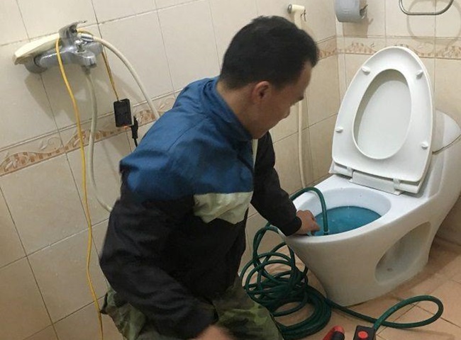 C&ocirc;ng ty th&ocirc;ng bồn cầu quận 11 Bảo Ph&aacute;t m&aacute;y m&oacute;c hiện đại
